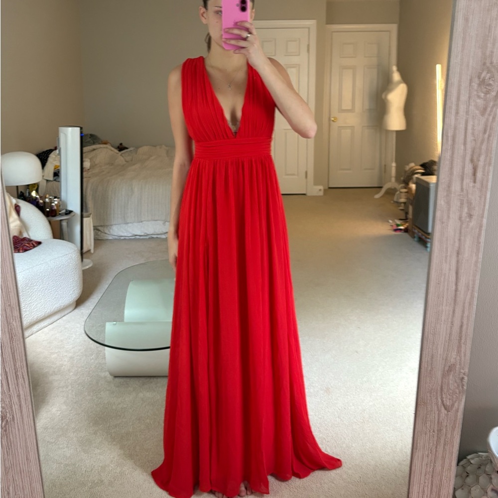 Love X Design Elegant Red Evening Gown - Picture 4 of 6